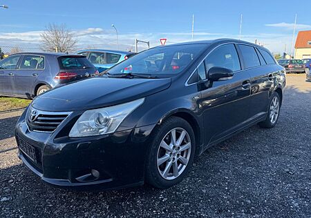Toyota Avensis Kombi Executive Automatik