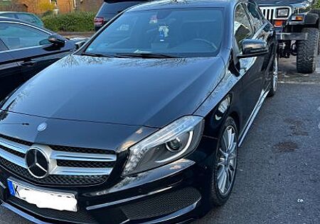 Mercedes-Benz A 180 AMG Line AMG Line