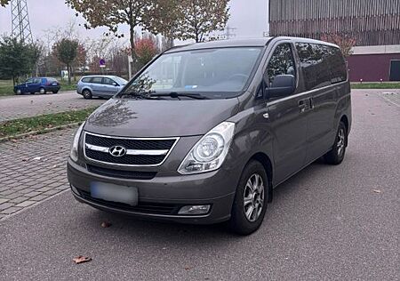 Hyundai H-1 Starex