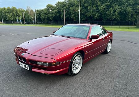 BMW 850 , V12