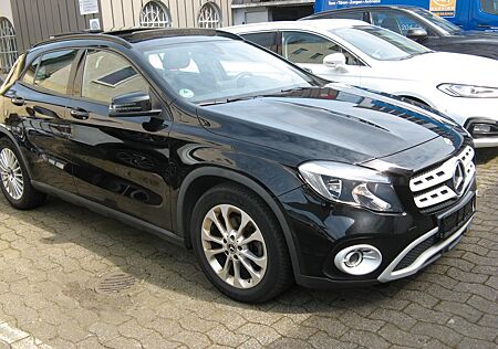 Mercedes-Benz GLA 200 200 GLA -Klasse d Pan-Dach.