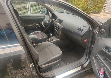 Opel Astra Caravan 1.8 -