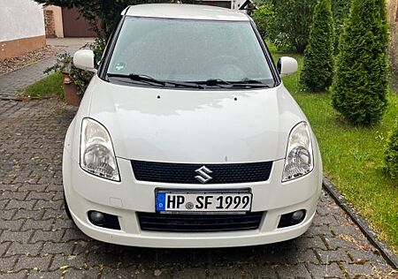 Suzuki Swift !2 Jahre TÜV!