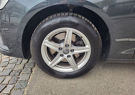 Audi A4 Avant 30 TDI basis LED Navi AHK