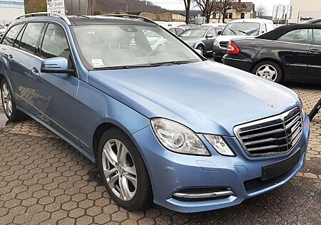 Mercedes-Benz E 350 T Kamera-7 Sitzer-Navi-Panorama-Leder