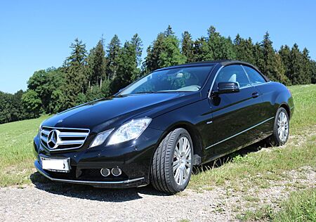 Mercedes-Benz E 200 Cabriolet BlueEFF. ELEGANCE ELEGANCE