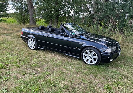 BMW 328i Einer der schönsten. Cabrio Sport Edition