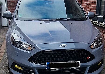 Ford Focus 2,0 EB ST Turnier ST