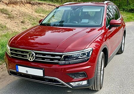 VW Tiguan Volkswagen 2.0 TDI SCR BMT DSG 4MOTION Highline