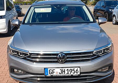 VW Passat Variant Volkswagen 2.0 TDI SCR DSG Elegance Elegance
