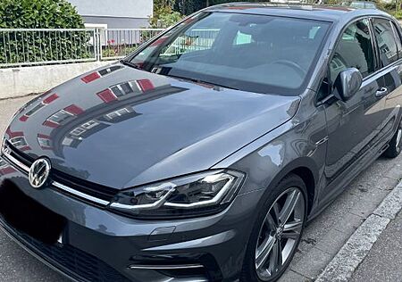 VW Golf Volkswagen 1.5 TSI ACT R-Line