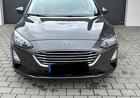 Ford Focus 1,0 EcoBoost, 92kW C&C Design Turnier C...