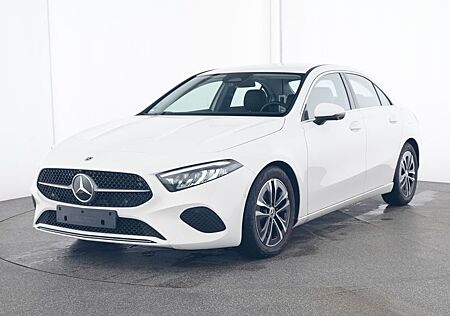 Mercedes-Benz A 180 Limousine Fahrassistenz 360° Standheizung