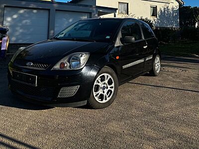 Ford     Top gepflegter Fiesta  Baujahr 2007