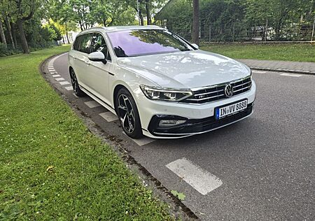 VW Passat Variant Volkswagen 2.0 TDI R-Line 147kW Leder