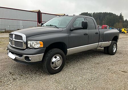 Dodge RAM 3500 Dually 4x4 Cummins