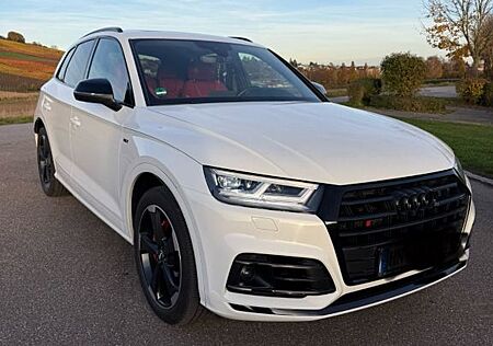 Audi SQ5 TFSI quattro -