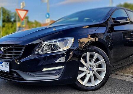 Volvo V60 Business Edition 1-Hand Automatik Garantie
