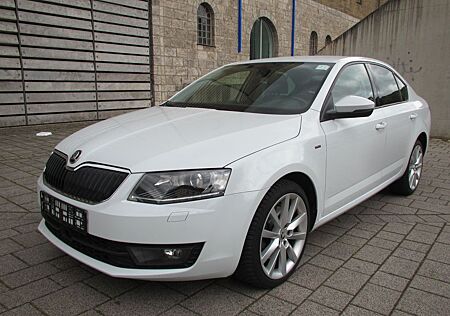 Skoda Octavia Lim. Joy DSG Xenon PDC Alu Navi Sitzh.
