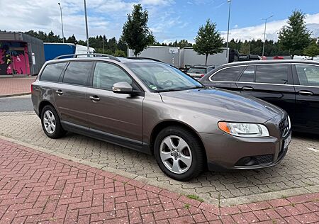 Volvo V70 D5 AWD Momentum Geartronic Momentum