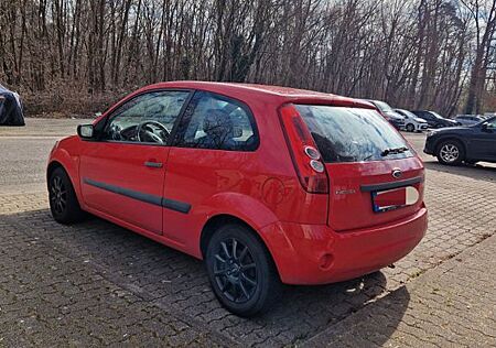 Ford Fiesta 1,4 kleinwagen Tüv neu!