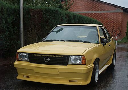 Opel Ascona B 2,0 E