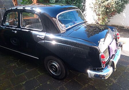 Mercedes-Benz 190 Ponton 180c