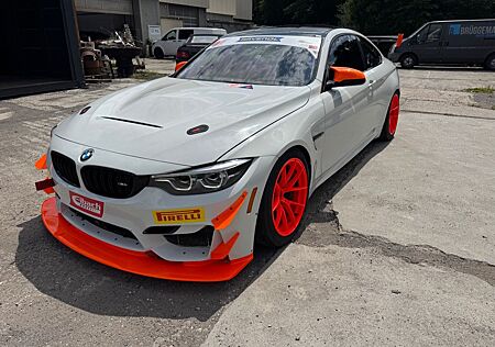 BMW M4 GT4 Original Rennwagen