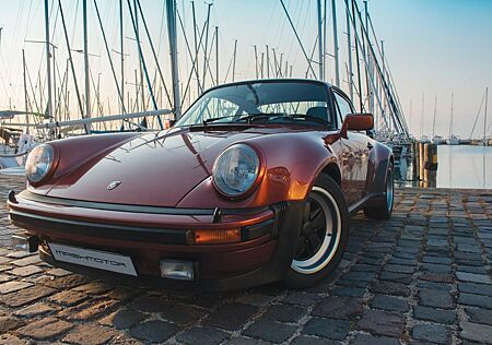 Porsche 930