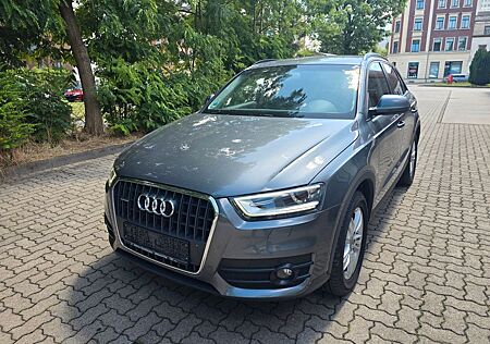 Audi Q3 2.0 TFSI quattro, AHK,NAVI, XENON