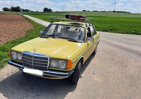 Mercedes-Benz 240 W123 240D Schöner Original Zustand H-Kennzeichen
