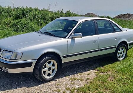 Audi 100