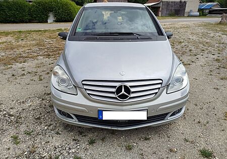Mercedes-Benz B 200 / W245