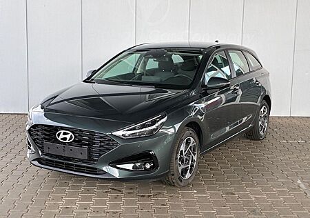 Hyundai i30 Kombi Comfort 1.5 GDi / LED Navi PDC V&H ...