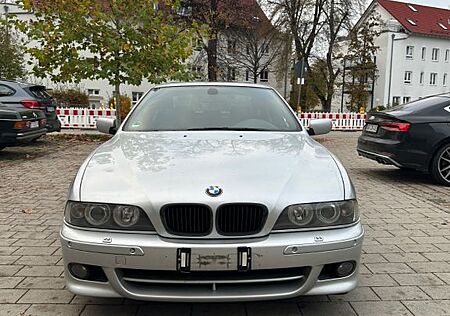 BMW 525i -