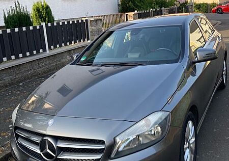 Mercedes-Benz A 180 BlueEFFICIENCY Style Style
