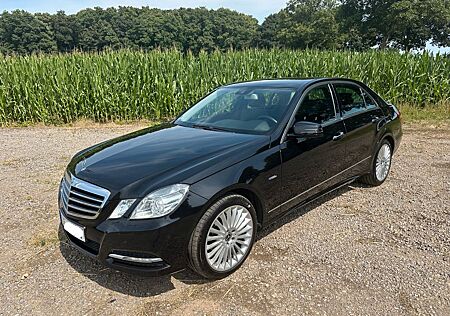 Mercedes-Benz E 200 Avantgarde*Xenon*Familienbesitz*Gepflegt