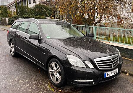 Mercedes-Benz E 220 CDI T BlueEFFICIENCY AVANTGARDE AVANTGARDE