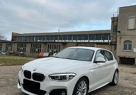 BMW 118i M Sport Winter und Sommerreifen auf Alu