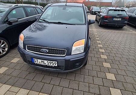 Ford Fusion 1,6 16V + +