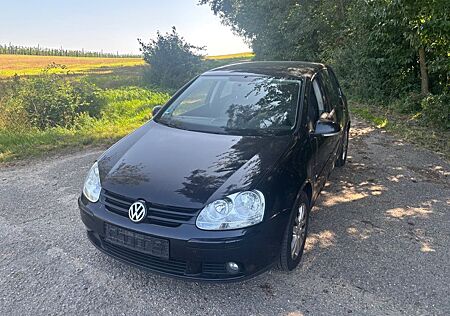 VW Golf Volkswagen 1.6 / 8 Fach bereift/ TÜV bis 2026 August