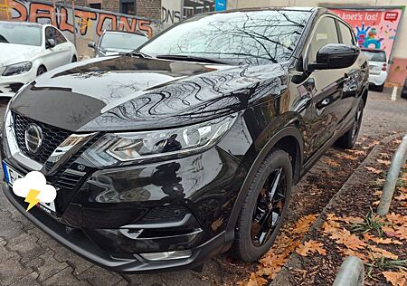 Nissan Qashqai 1.3 DIG-T Shiro Shiro