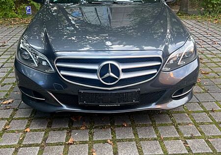 Mercedes-Benz E 220 BlueTEC BE Edition AVANTG. Autom. Edit...