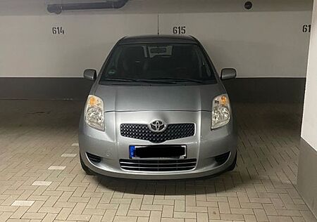 Toyota Yaris 1,3-l-VVT-i Sol Sol