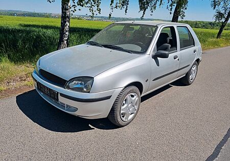 Mazda 121 1.3 TÜV NEU