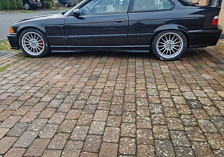 BMW 325i Coupé