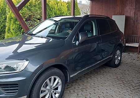 VW Touareg Volkswagen 3.0 V6 TDI SCR Tiptr. Exclusive BMT ...