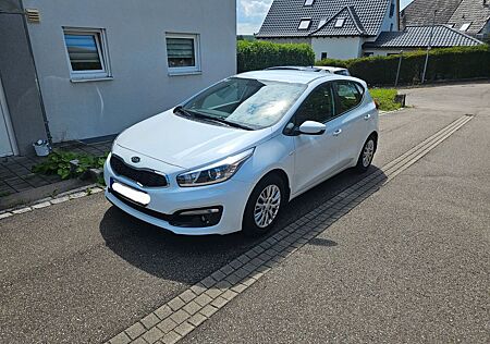 Kia Cee'd Ceed 1.4 Vision / Klima / Kamera / Sitzh