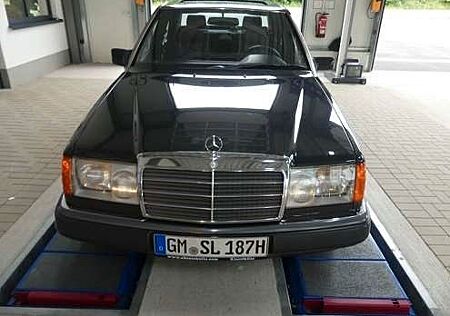 Mercedes-Benz 250 W124 / 250D / H-Kennzeichen