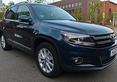 VW Tiguan Volkswagen 2.0 TDI DSG 4MOT BMotion T Trend & Fu...